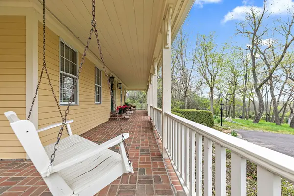 309 Three Oaks RD, Cary, IL 60013