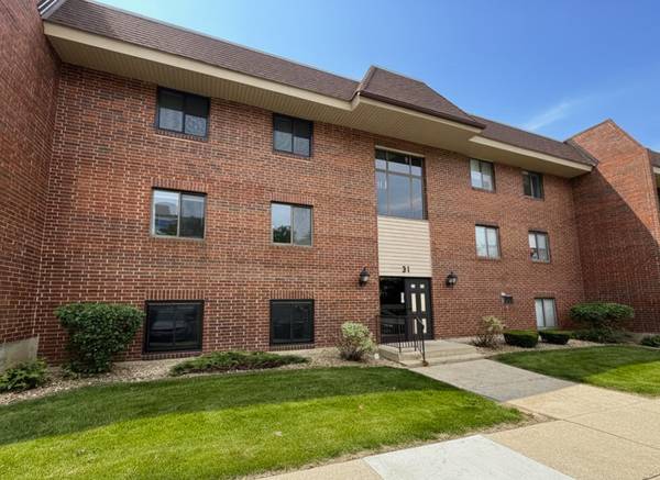 31 E Janata BLVD #1A,  Lombard,  IL 60148