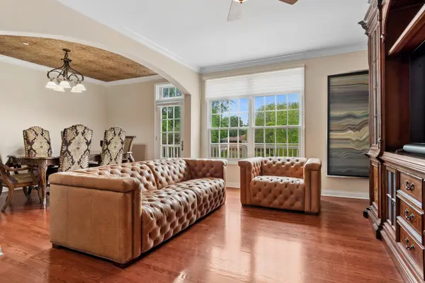 4147 Royal Mews CIR #204, Naperville, IL 60564