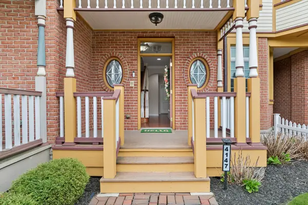 4147 Royal Mews CIR #204, Naperville, IL 60564