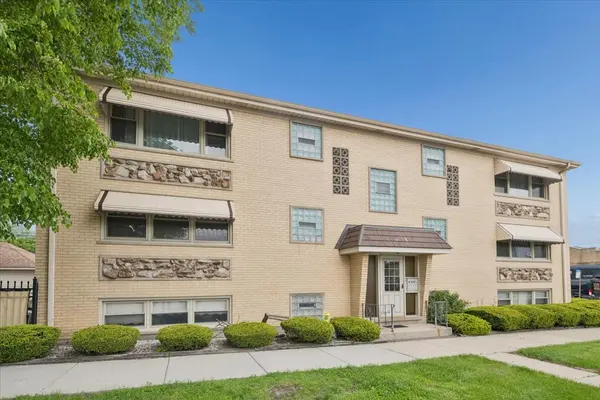 7356 W Addison ST, Chicago, IL 60634