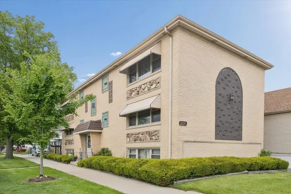 7356 W Addison ST, Chicago, IL 60634