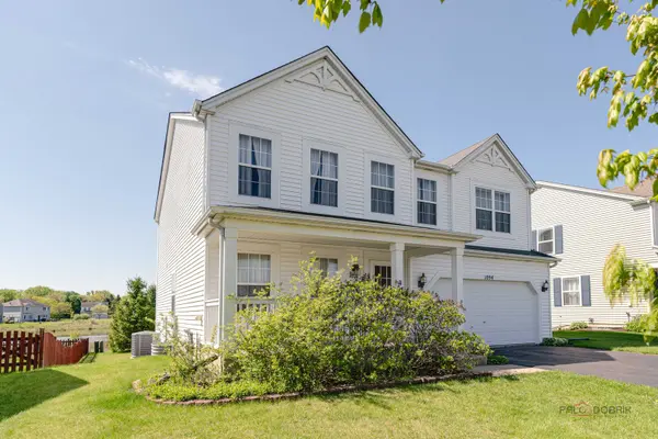1094 Holly DR, Antioch, IL 60002