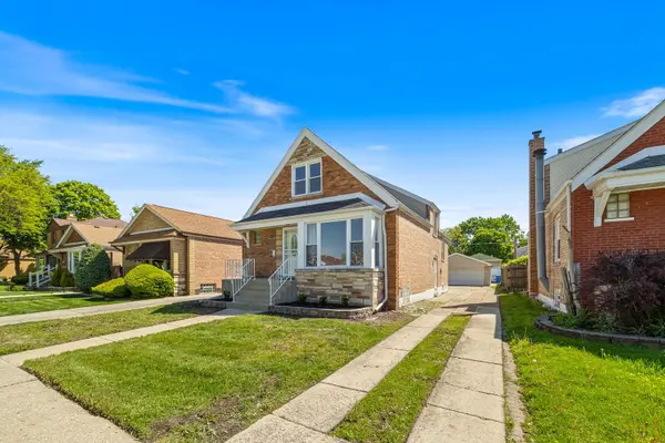 8115 S Troy ST, Chicago, IL 60652