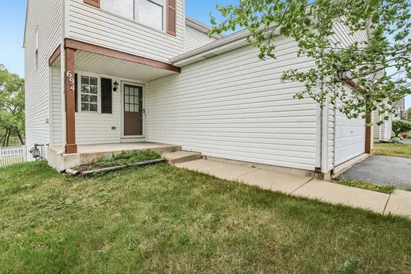 694 W Huron Hills TRL, Round Lake Heights, IL 60073