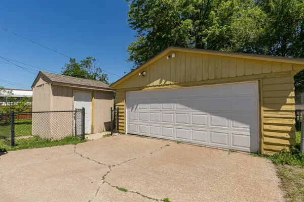 1716 10th AVE, East Moline, IL 61244