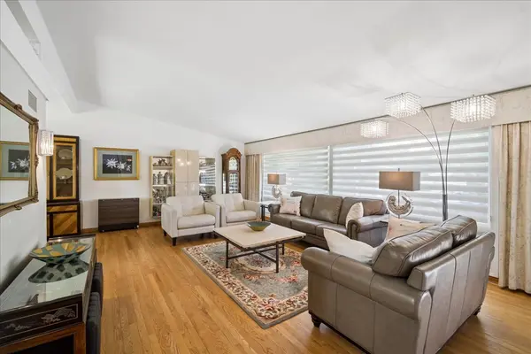 323 Vine ST, Wilmette, IL 60091
