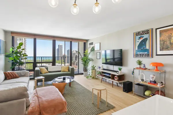 1636 N Wells ST #1709, Chicago, IL 60614
