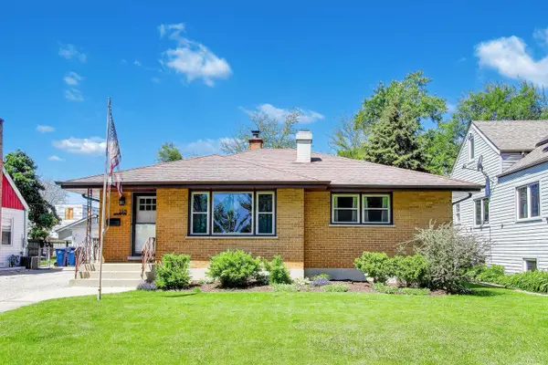 210 N 2nd AVE, Villa Park, IL 60181