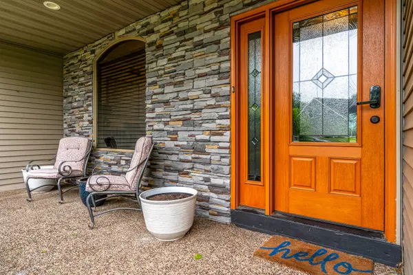 1585 DEER WOOD DR, Bettendorf, IA 52722