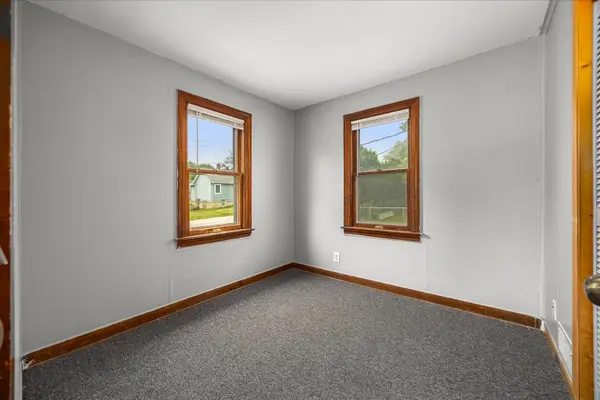 274 Kossuth ST, South Elgin, IL 60177