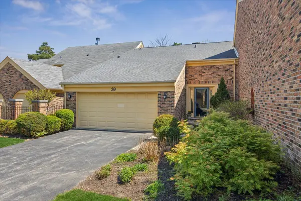 39 The Court of Cobblestone CT,  Northbrook,  IL 60062