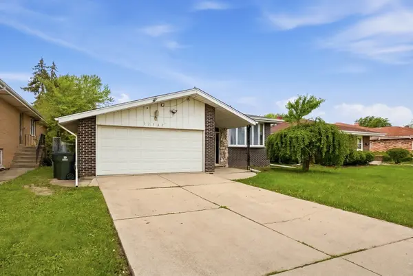 17142 Bernadine ST, Lansing, IL 60438