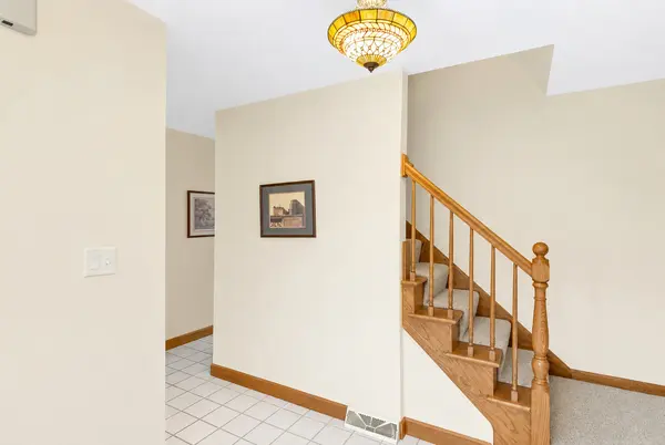 41W067 Colson DR, St. Charles, IL 60175