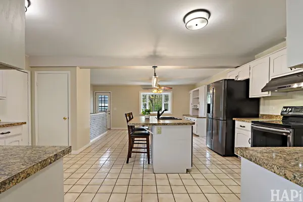 106 Sherwood DR, Cary, IL 60013