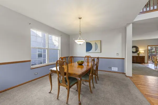 3 E Ellington CT, South Elgin, IL 60177