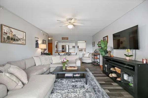 455 W Front ST #201, Wheaton, IL 60187