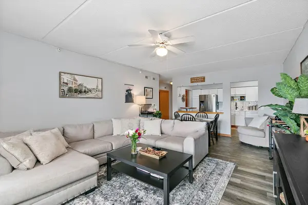 455 W Front ST #201, Wheaton, IL 60187