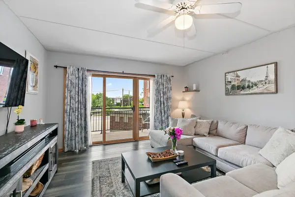 455 W Front ST #201, Wheaton, IL 60187
