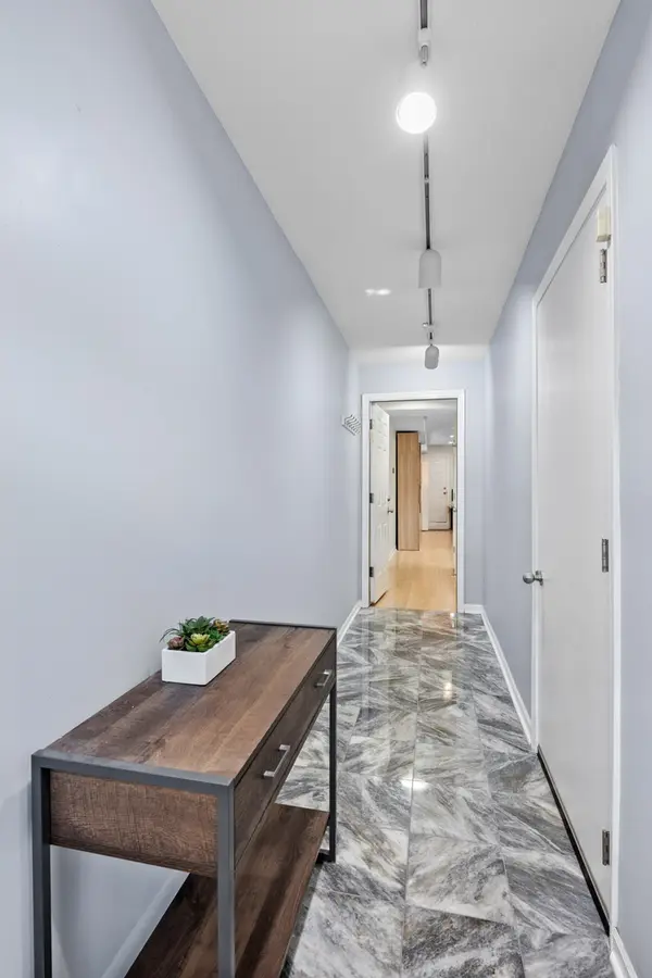 623 W Drummond PL #3, Chicago, IL 60614