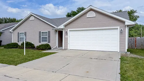 704 S Sunny LN, Urbana, IL 61802