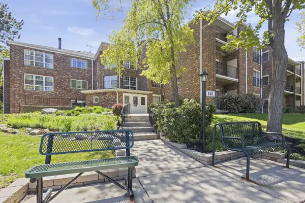 540 Biesterfield RD #B314, Elk Grove Village, IL 60007