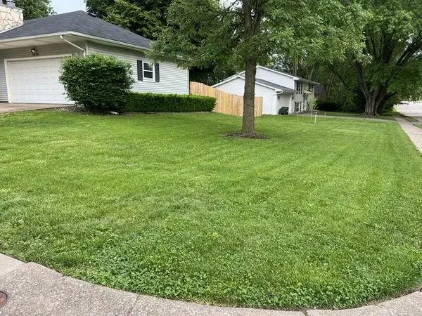 1219 Royal Oaks DR, Davenport, IA 52806