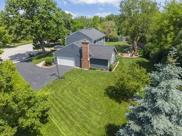 1525 Almond CT, Downers Grove, IL 60515