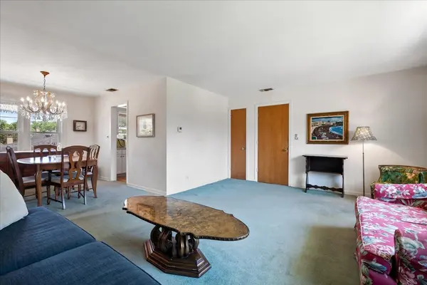 12 N Home AVE #2W, Park Ridge, IL 60068