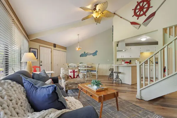 511E Tam O'Shanter DR #E, Fontana, WI 53125