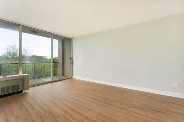 1043 S York RD #310, Bensenville, IL 60106
