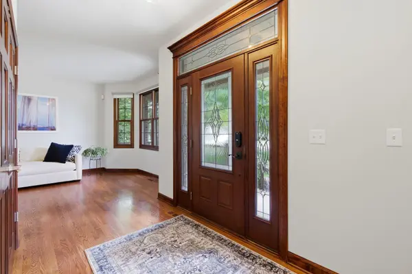 1018 S Ahrens AVE, Lombard, IL 60148