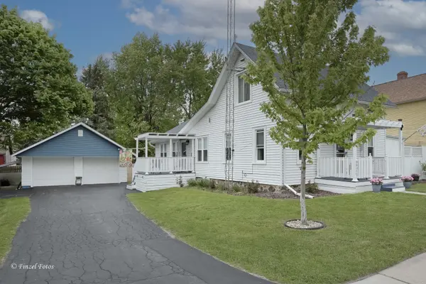 9805 Illinois ST, Hebron, IL 60034