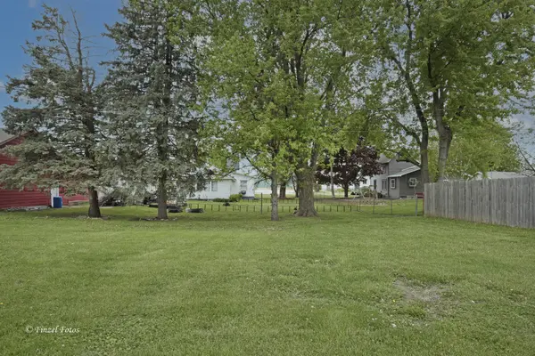 9805 Illinois ST, Hebron, IL 60034