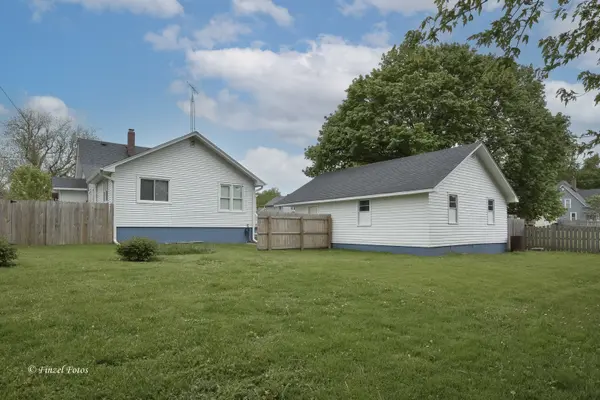 9805 Illinois ST, Hebron, IL 60034