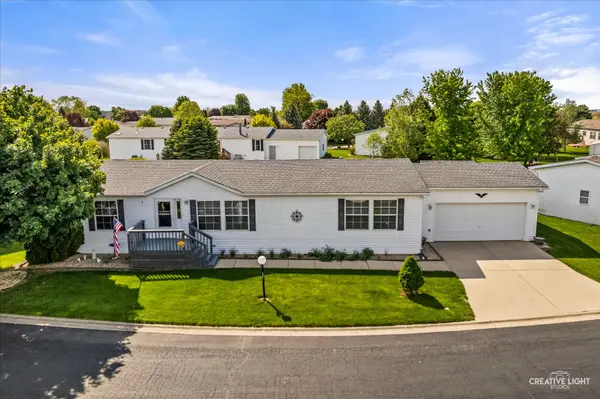 611 Bluebird CIR, Sandwich, IL 60548
