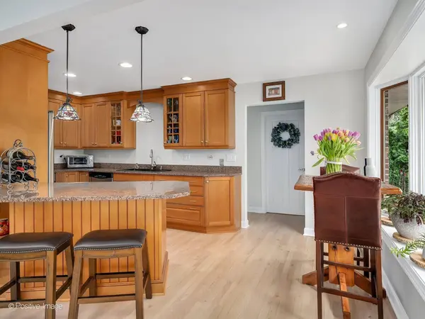 16W660 89th PL, Willowbrook, IL 60527
