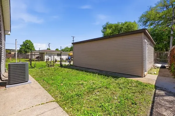 4447 S Leamington AVE, Chicago, IL 60638