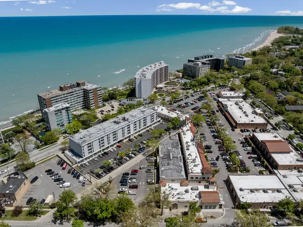 1625 Sheridan RD #206, Wilmette, IL 60091