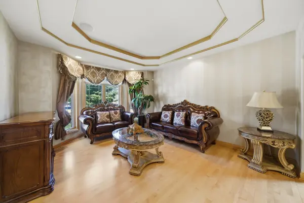 651 Anne LN, Bolingbrook, IL 60440