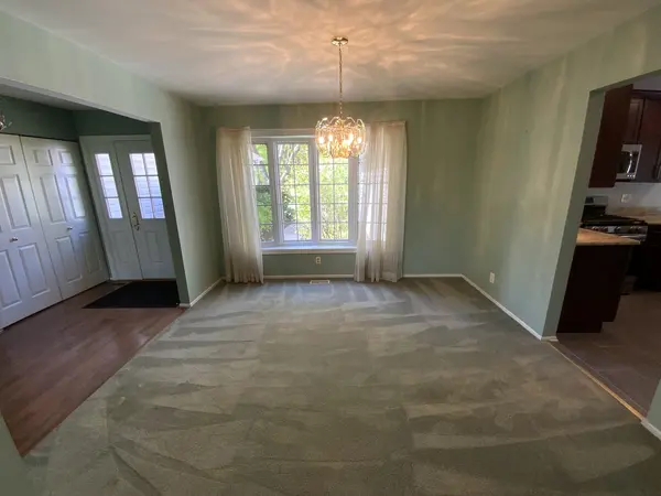 660 Juniper CIR, Algonquin, IL 60102