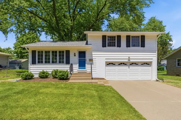 1912 E 31st ST, Davenport, IA 52807