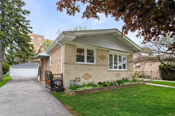 6709 W Forest View LN, Niles, IL 60714