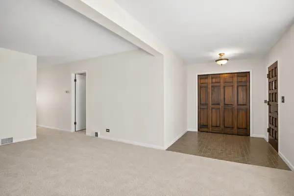 8434 W 50th ST, Mccook, IL 60525