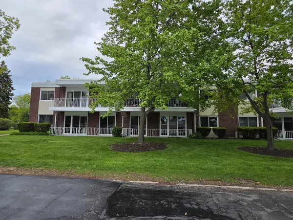 127 N Wolf RD #41A, Wheeling, IL 60090