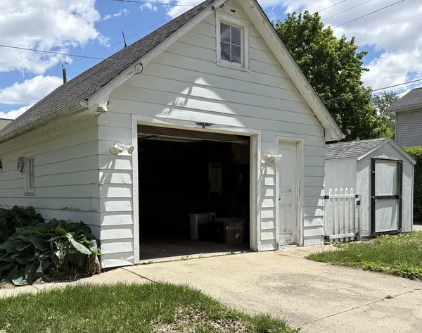 203 E Van Buren ST, Ottawa, IL 61350