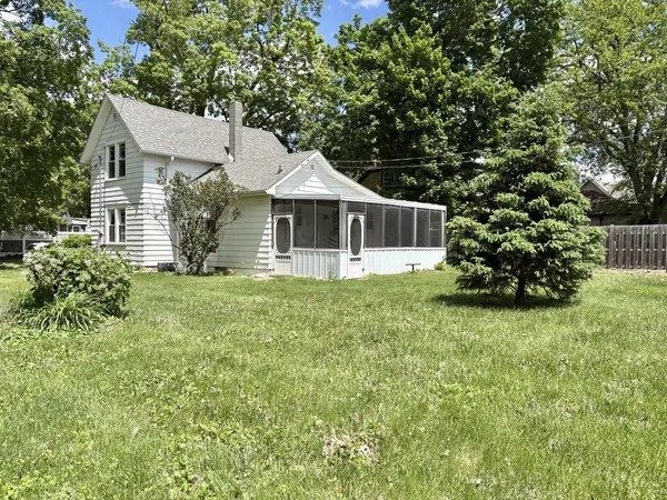 203 E Van Buren ST, Ottawa, IL 61350