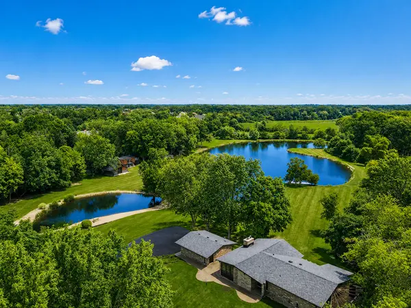 330 S Barrington RD, Barrington, IL 60010