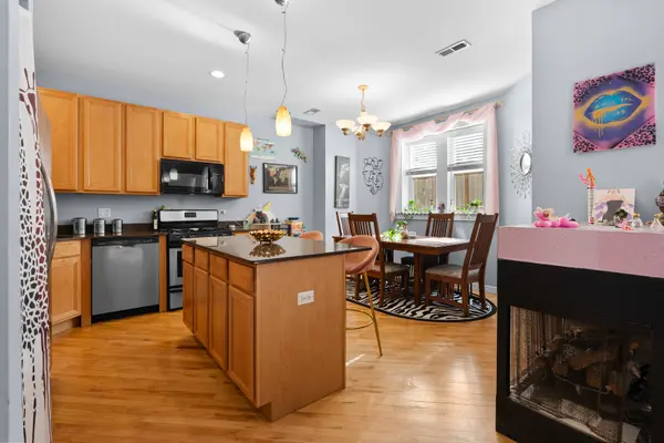 3222 W Beach AVE #GB, Chicago, IL 60651