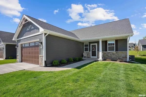 3098 Mary Leigh DR, Bettendorf, IA 52722